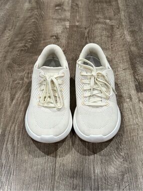 KIZIK Women's LIMA 2 Sneaker Pristine Yellow  Womens size 8